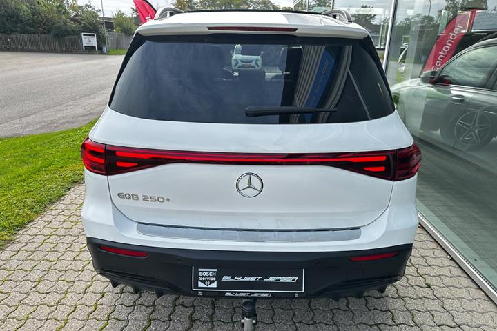 undefined Mercedes EQB250+ fra 2025