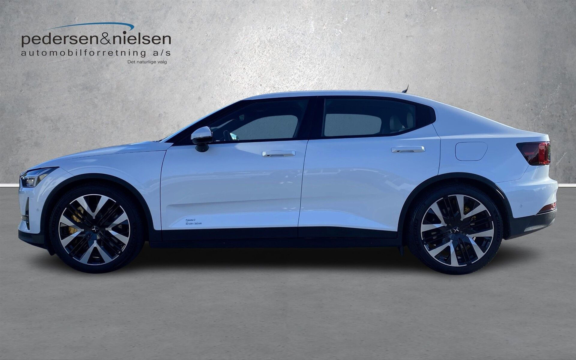 Hvid Polestar 2 fra 2023