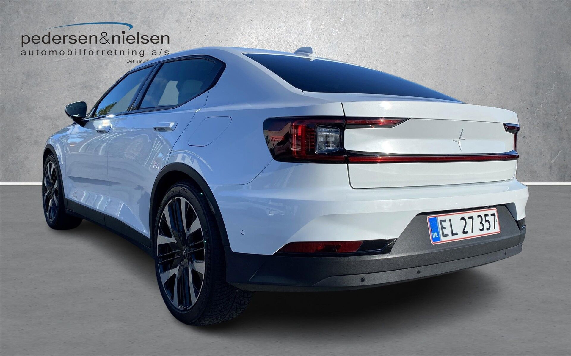 Hvid Polestar 2 fra 2023