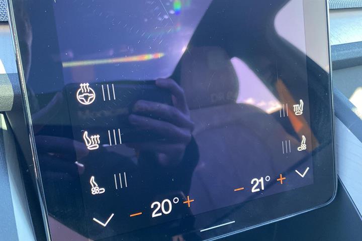 Hvid Polestar 2 fra 2023