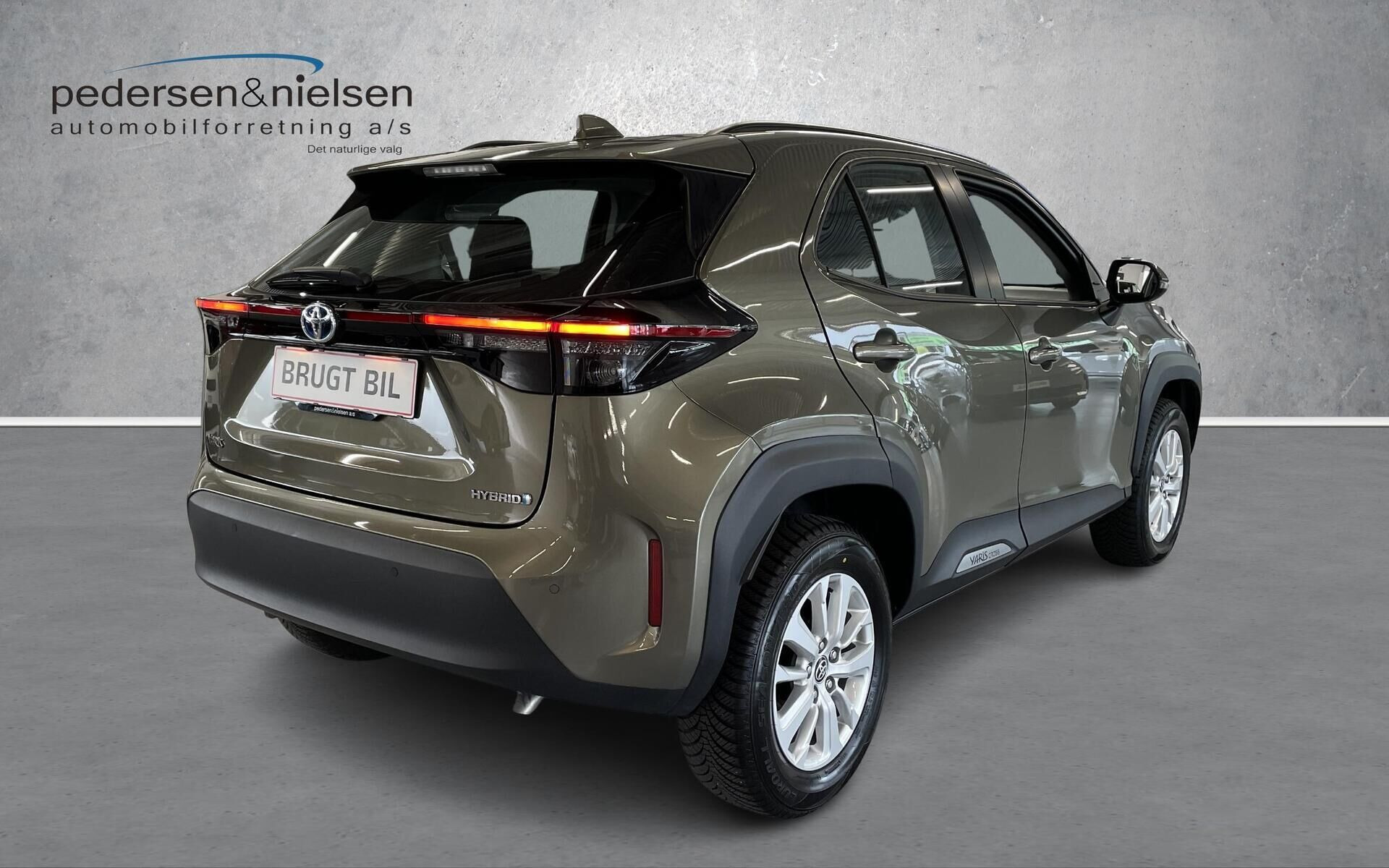 Grøn Toyota Yaris Cross fra 2023