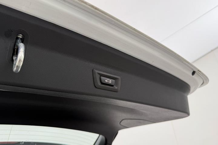 Hvid BMW iX3 fra 2022