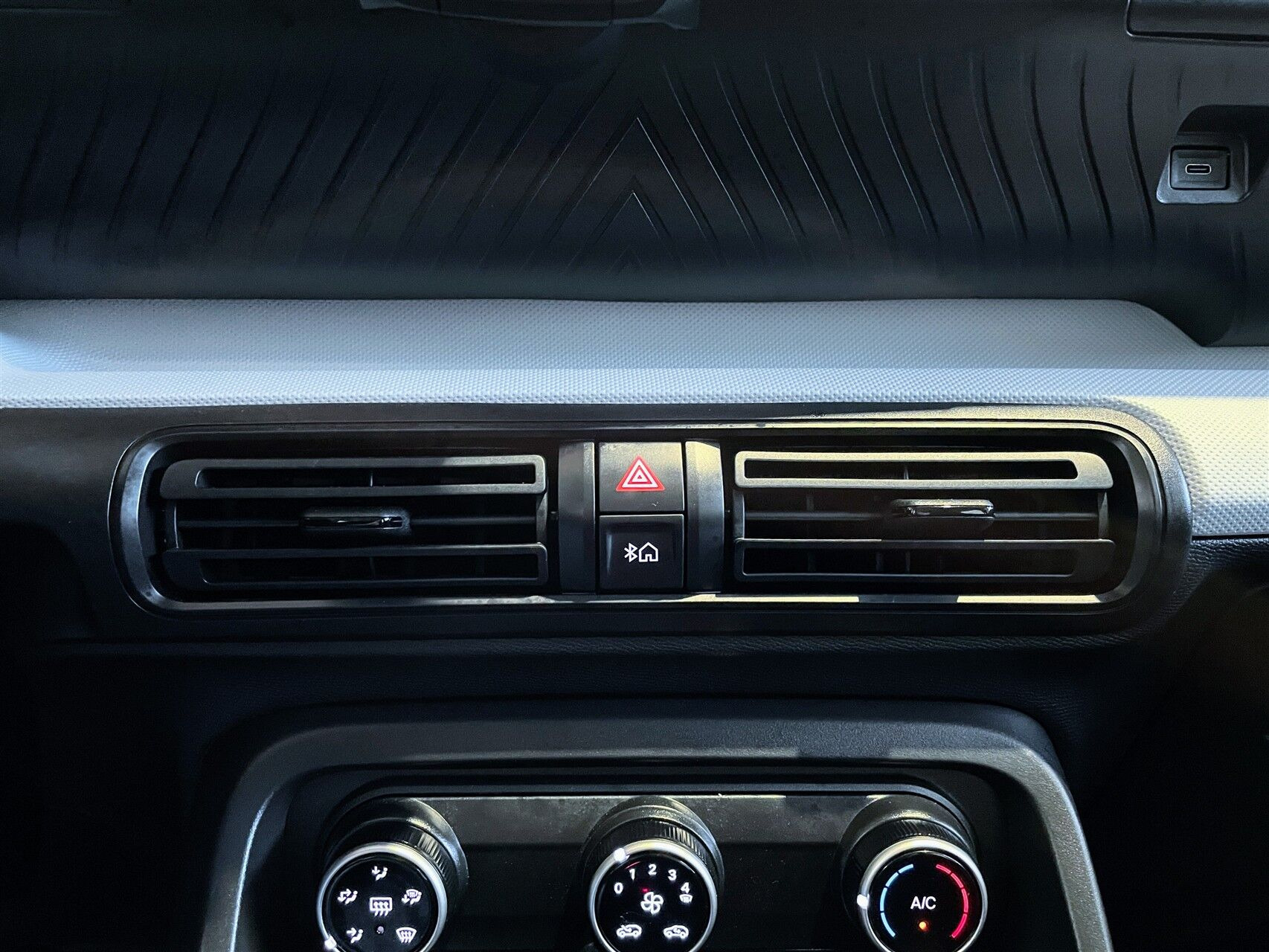 Grå Citroën e-C3 Aircross fra 2025