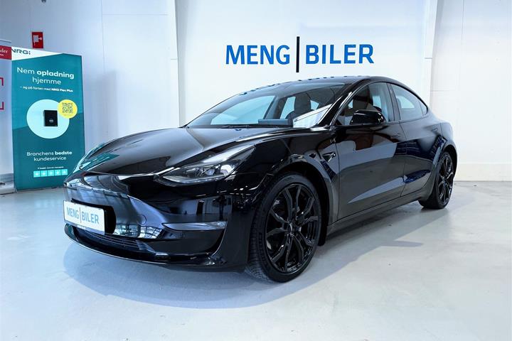 Sort Tesla Model 3 fra 2022