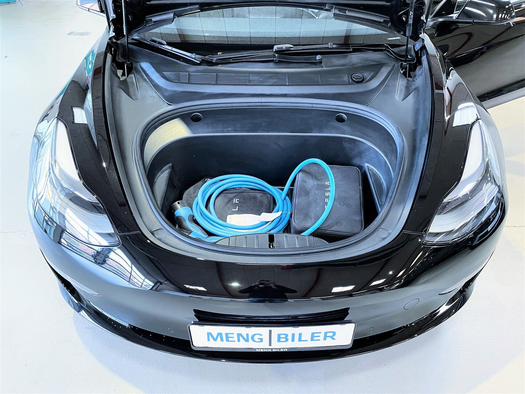 Sort Tesla Model 3 fra 2022