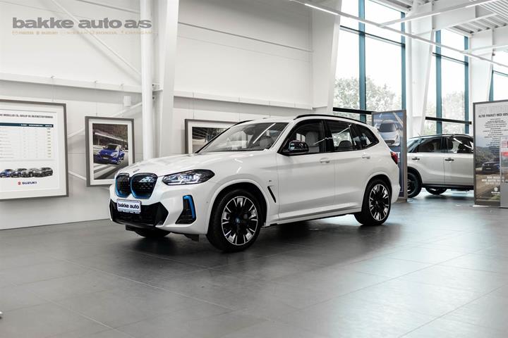 Hvid BMW iX3 fra 2023