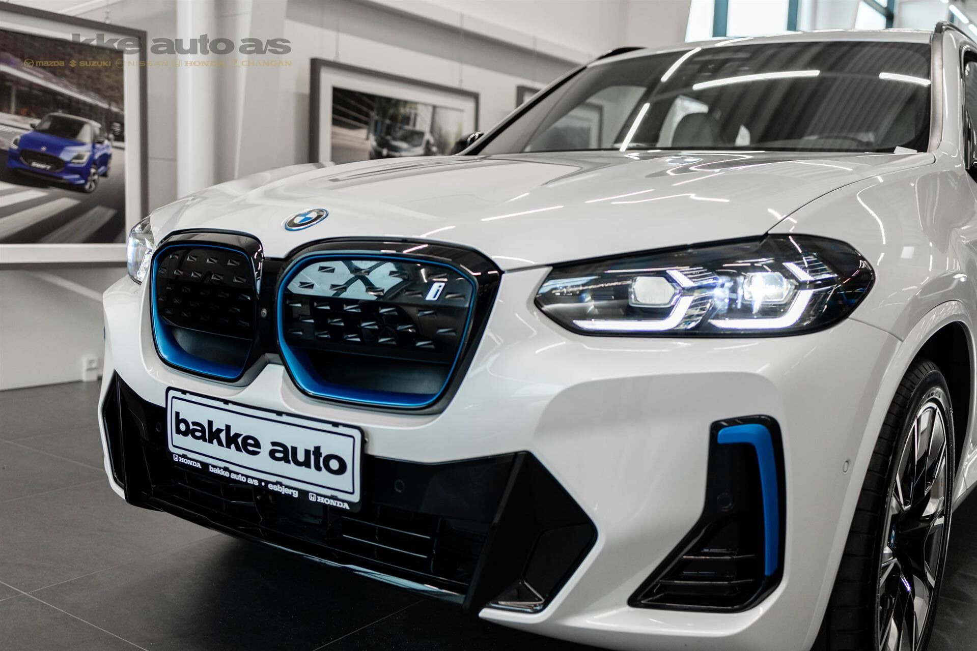 Hvid BMW iX3 fra 2023
