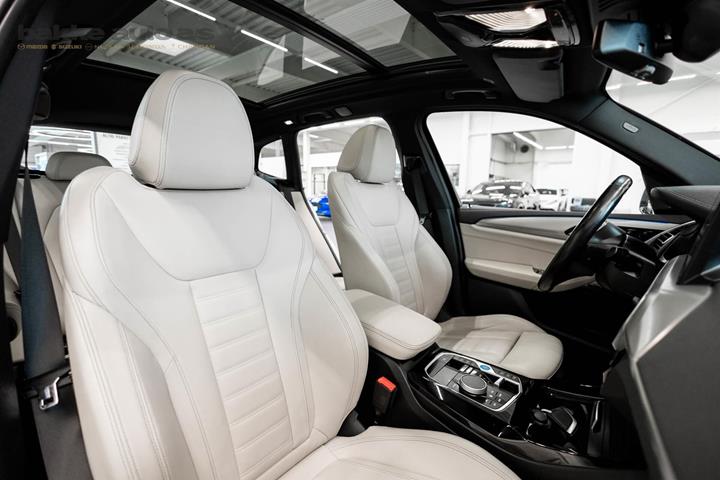 Hvid BMW iX3 fra 2023