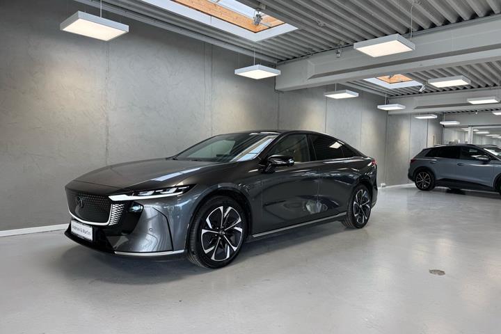 Grå Mazda 6e fra 2026