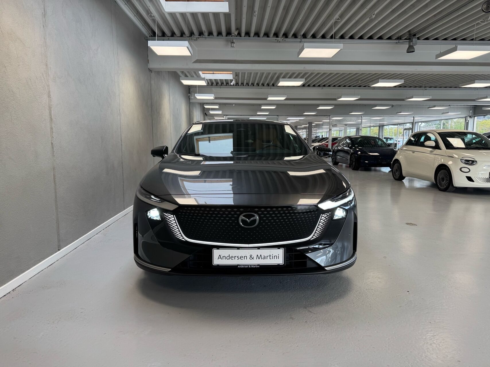 Grå Mazda 6e fra 2026