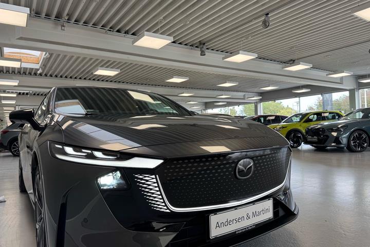 Grå Mazda 6e fra 2026