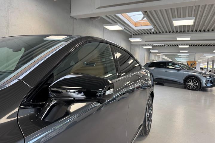 Grå Mazda 6e fra 2026