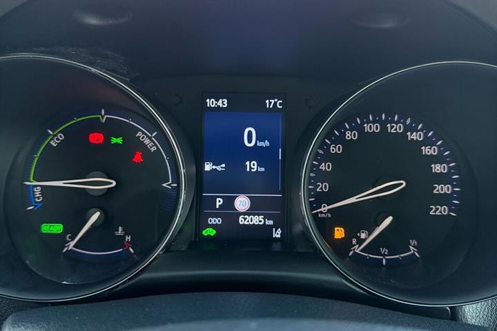 Orange Toyota C-HR fra 2021