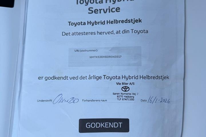 Orange Toyota C-HR fra 2021