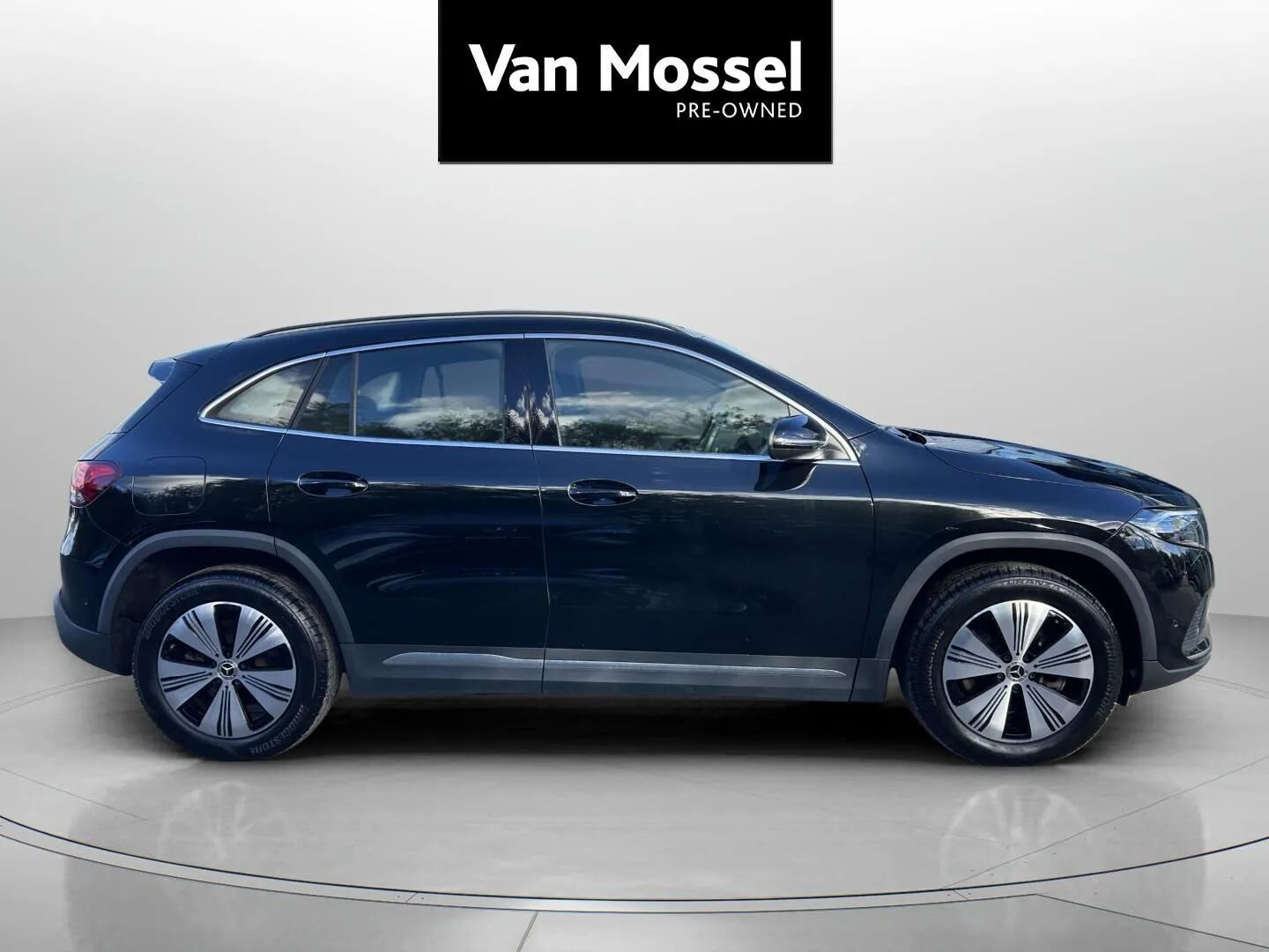 Sort Mercedes EQA250 fra 2023