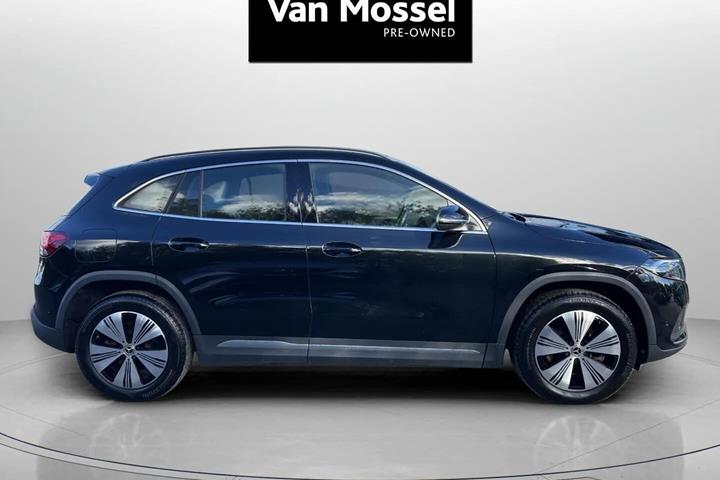 Sort Mercedes EQA250 fra 2023