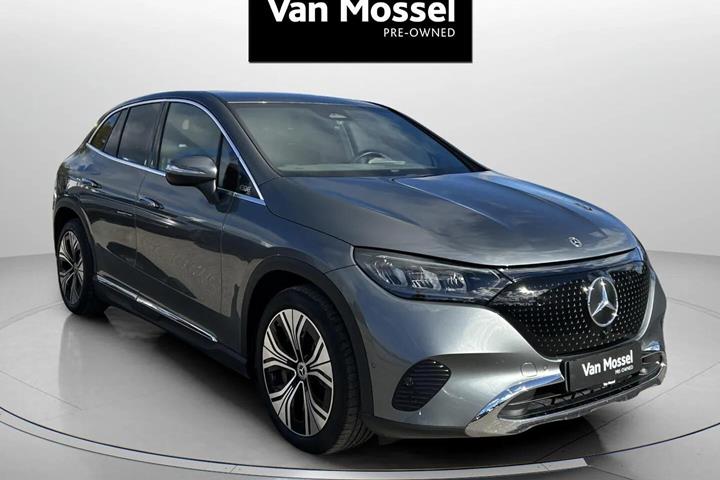 Grå Mercedes EQE350 fra 2023