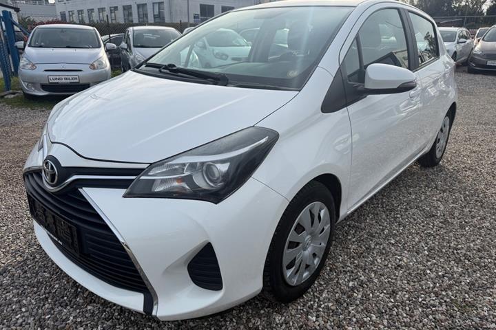 Hvid Toyota Yaris fra 2015