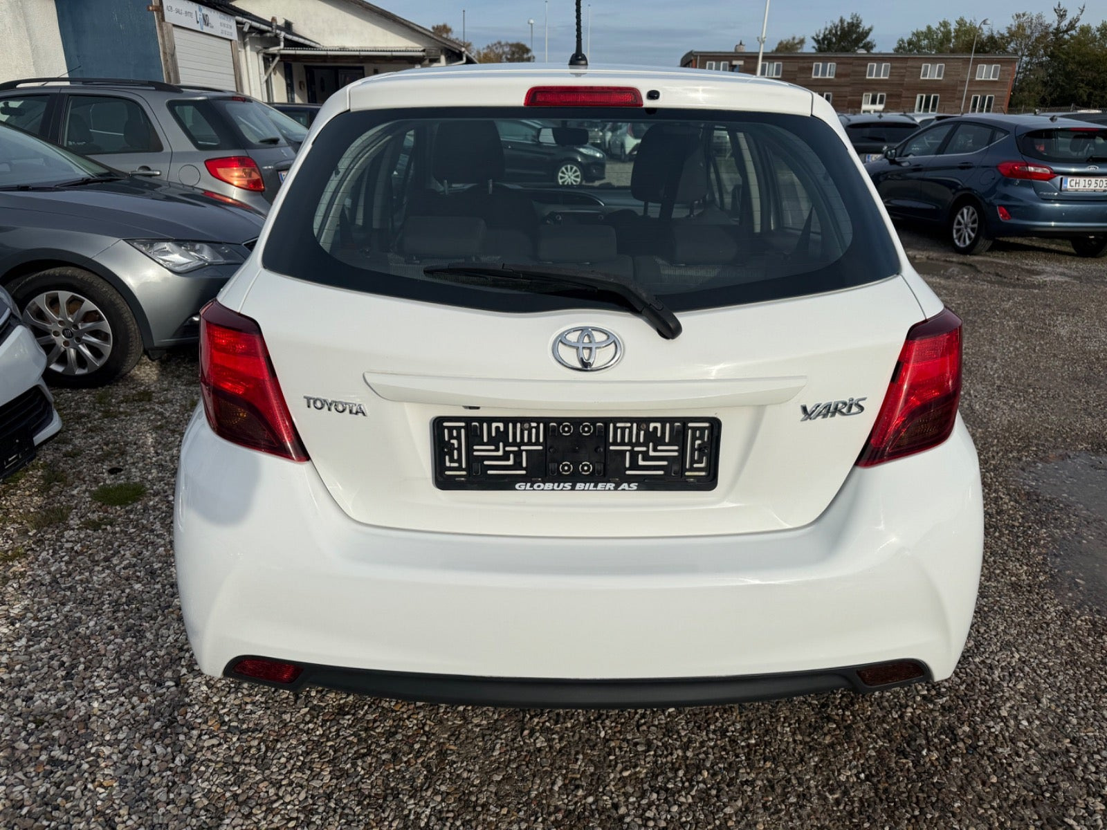 Hvid Toyota Yaris fra 2015