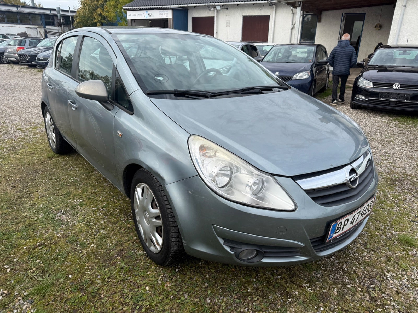 Sølv Opel Corsa fra 2010