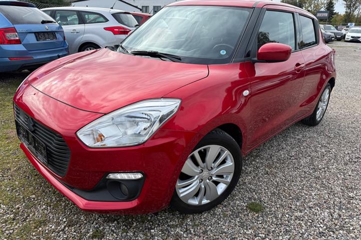 Rød Suzuki Swift fra 2017