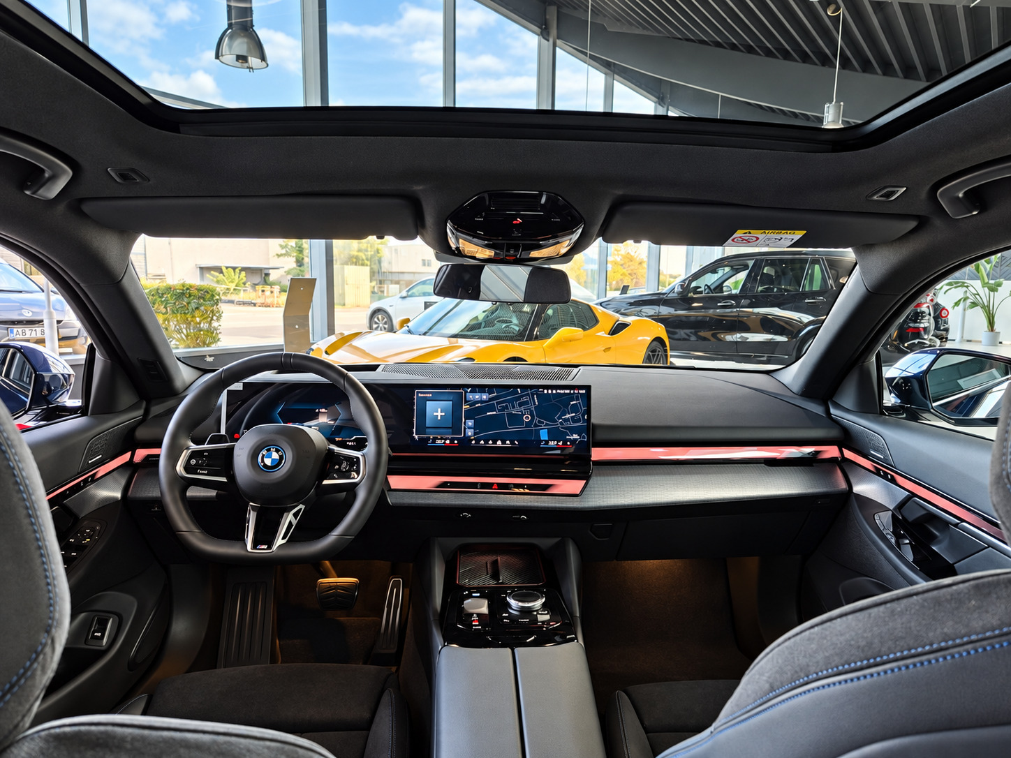 Blå BMW i5 fra 2025