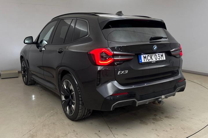 Grå BMW iX3 fra 2024