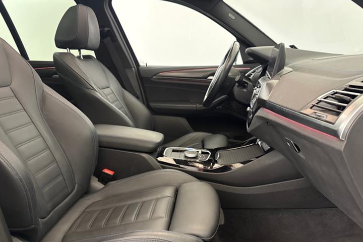 Grå BMW iX3 fra 2024