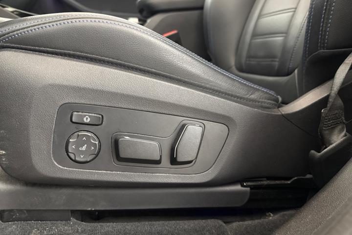 Grå BMW iX3 fra 2024