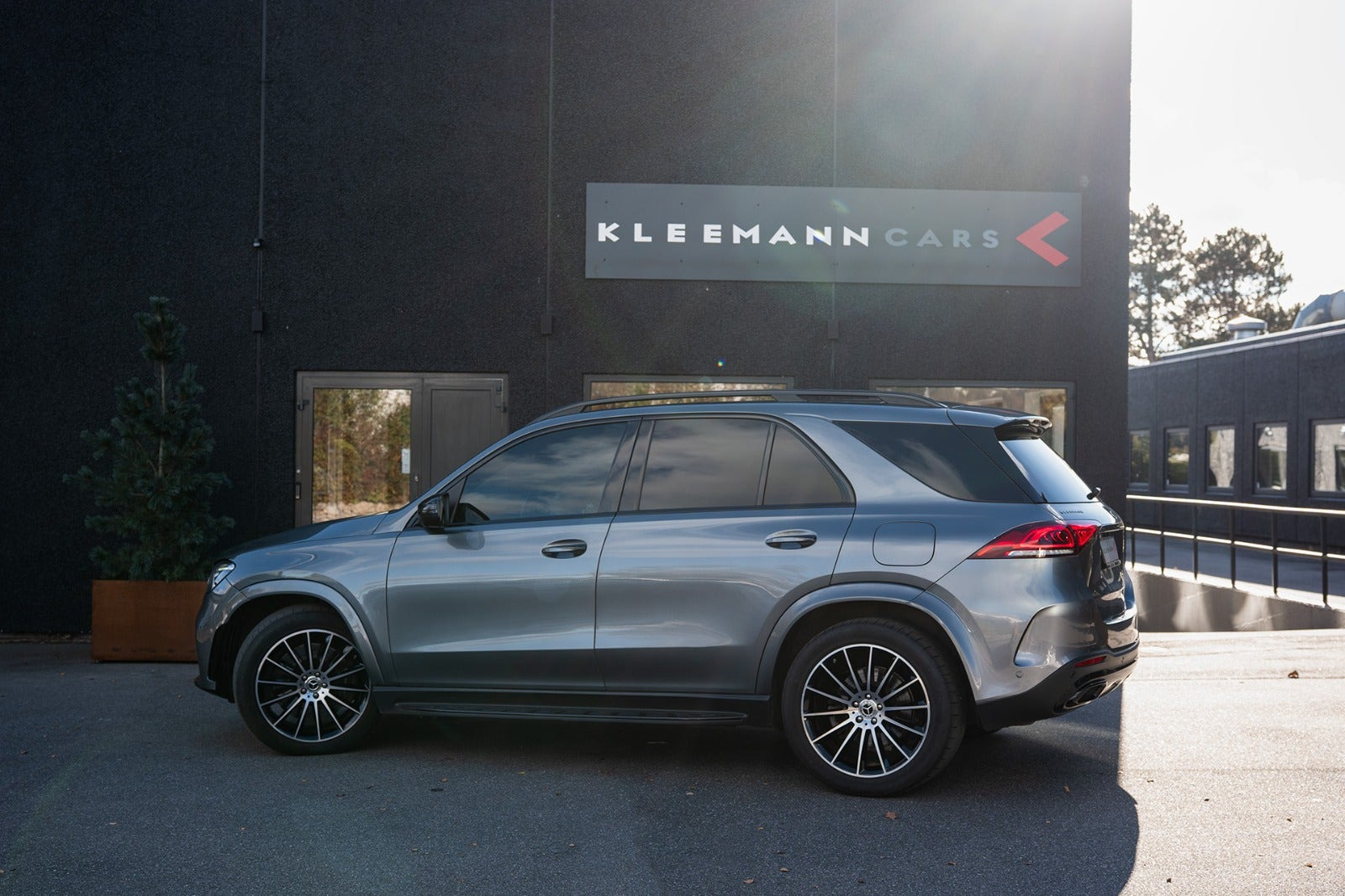 Grå Mercedes GLE350 de fra 2021