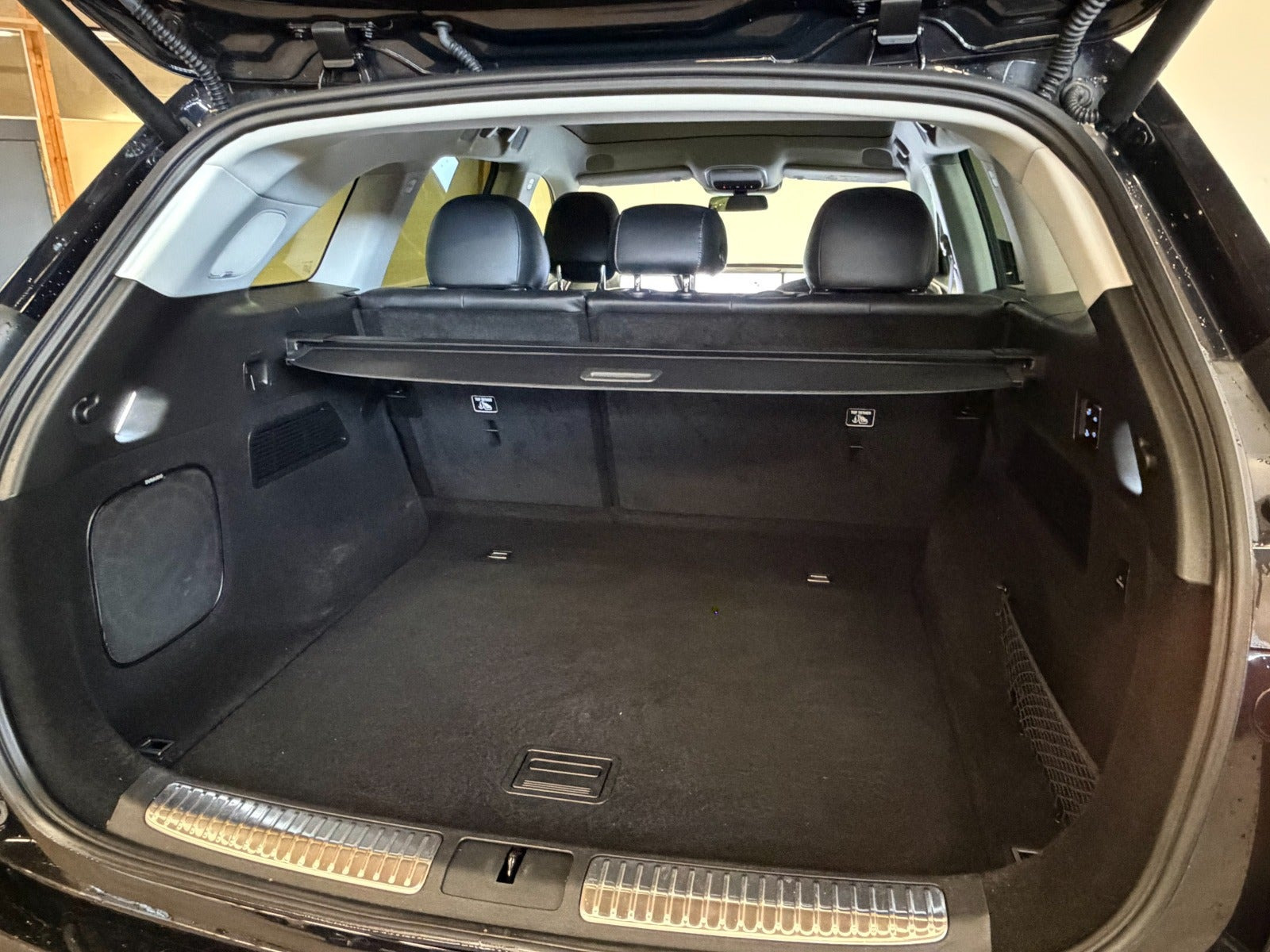 Sort Xpeng G9 fra 2023