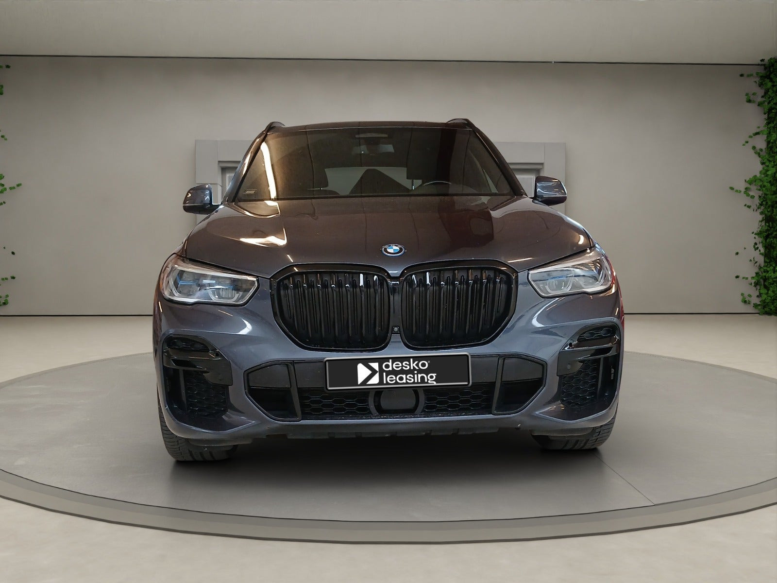 Grå BMW X5 fra 2022