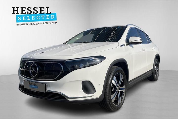 Hvid Mercedes EQA250 fra 2022 set udefra
