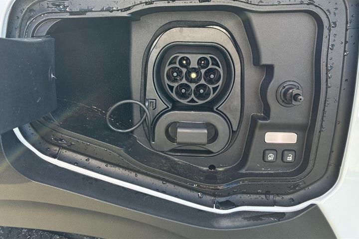 Hvid Renault 4 E-Tech fra 2026