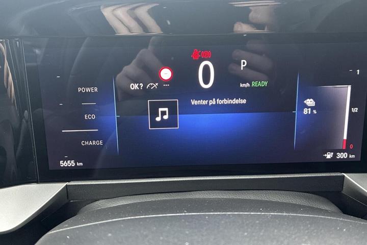 Blå Opel Mokka-e fra 2025