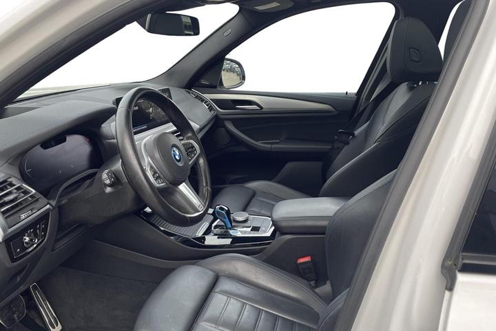 Hvid BMW iX3 fra 2022