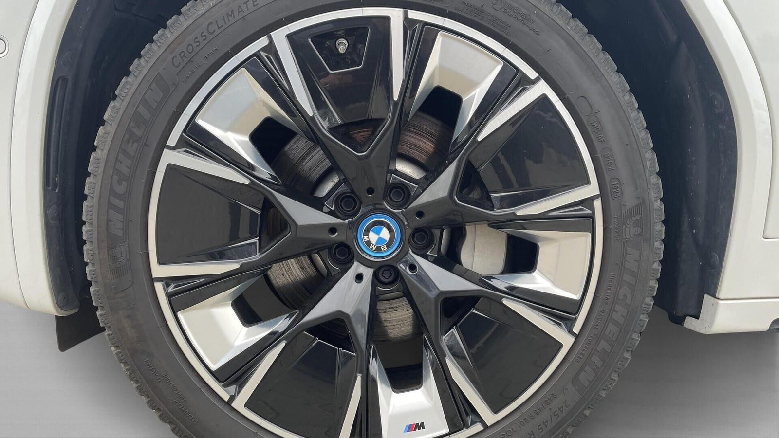 Hvid BMW iX3 fra 2022