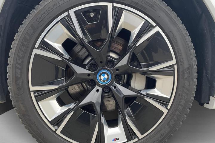 Hvid BMW iX3 fra 2022