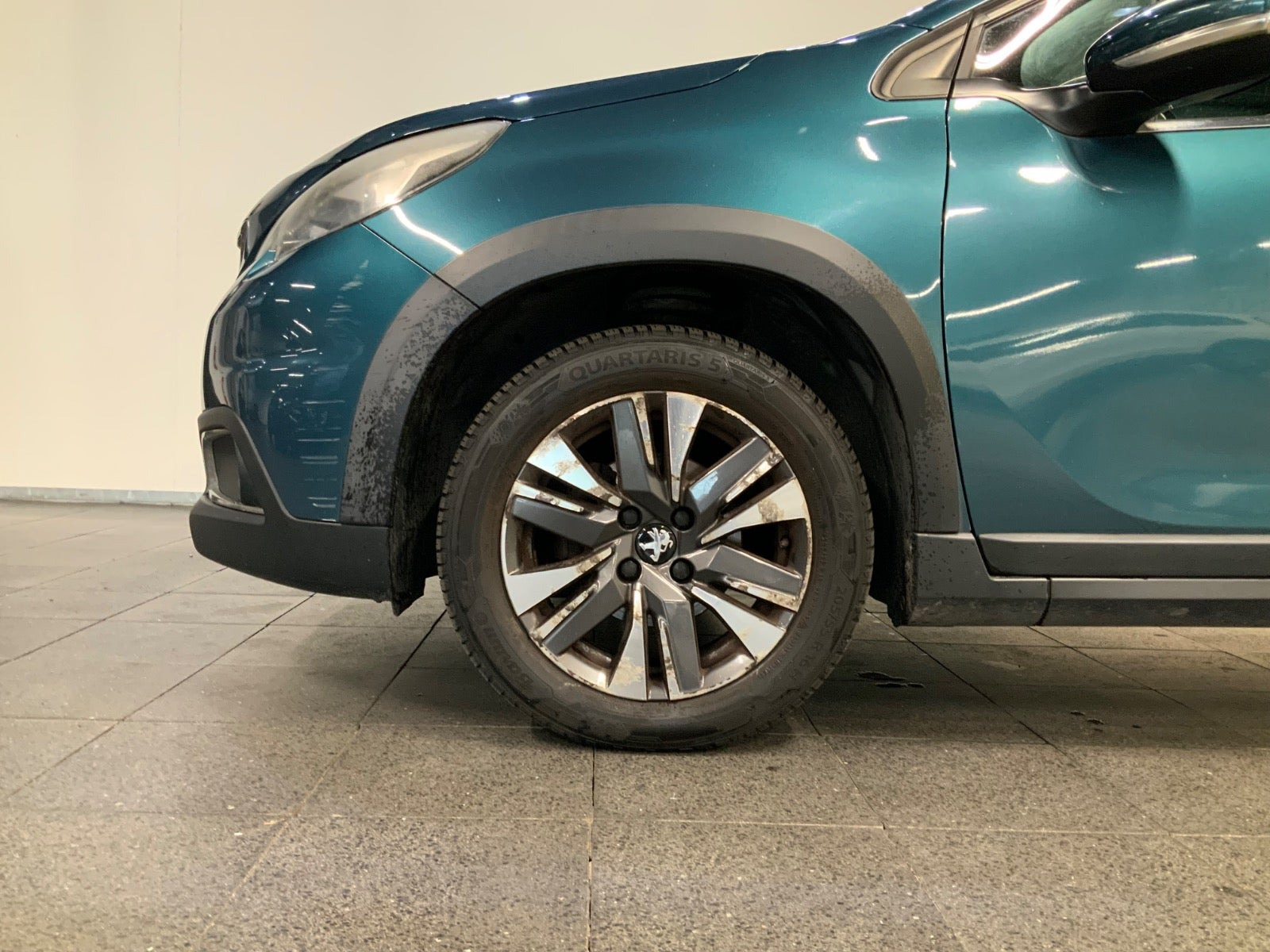 Grøn Peugeot 2008 fra 2017