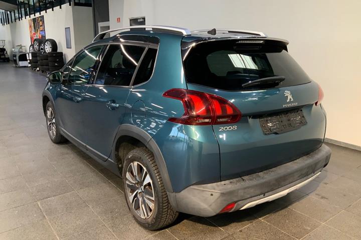 Grøn Peugeot 2008 fra 2017