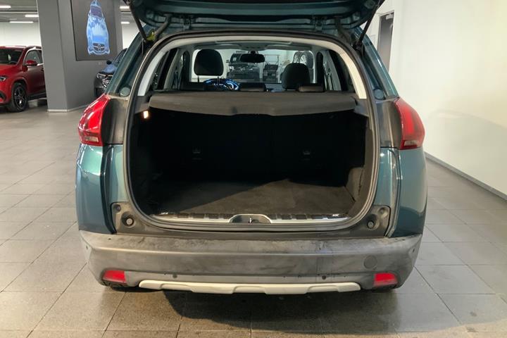 Grøn Peugeot 2008 fra 2017