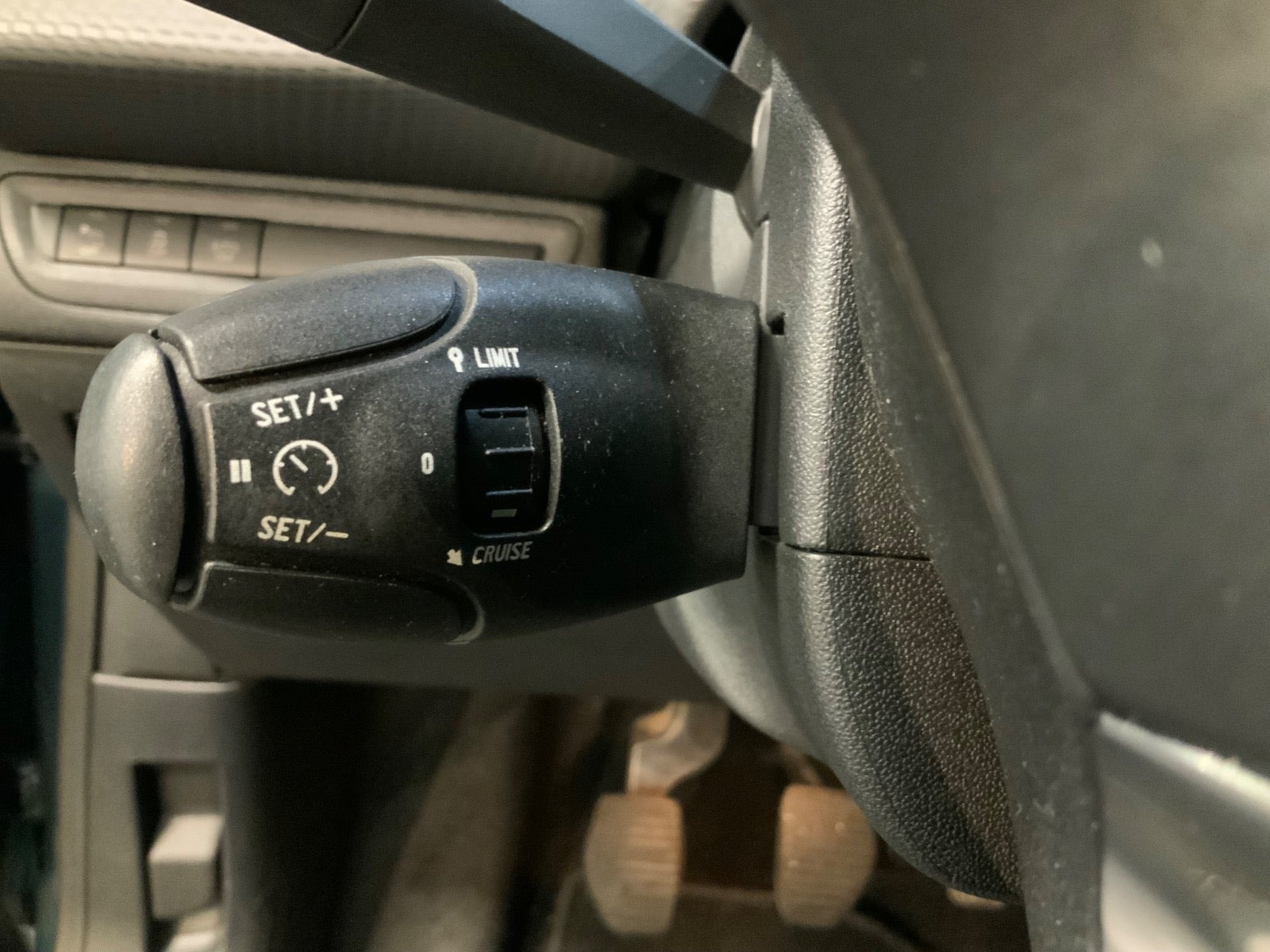 Grøn Peugeot 2008 fra 2017