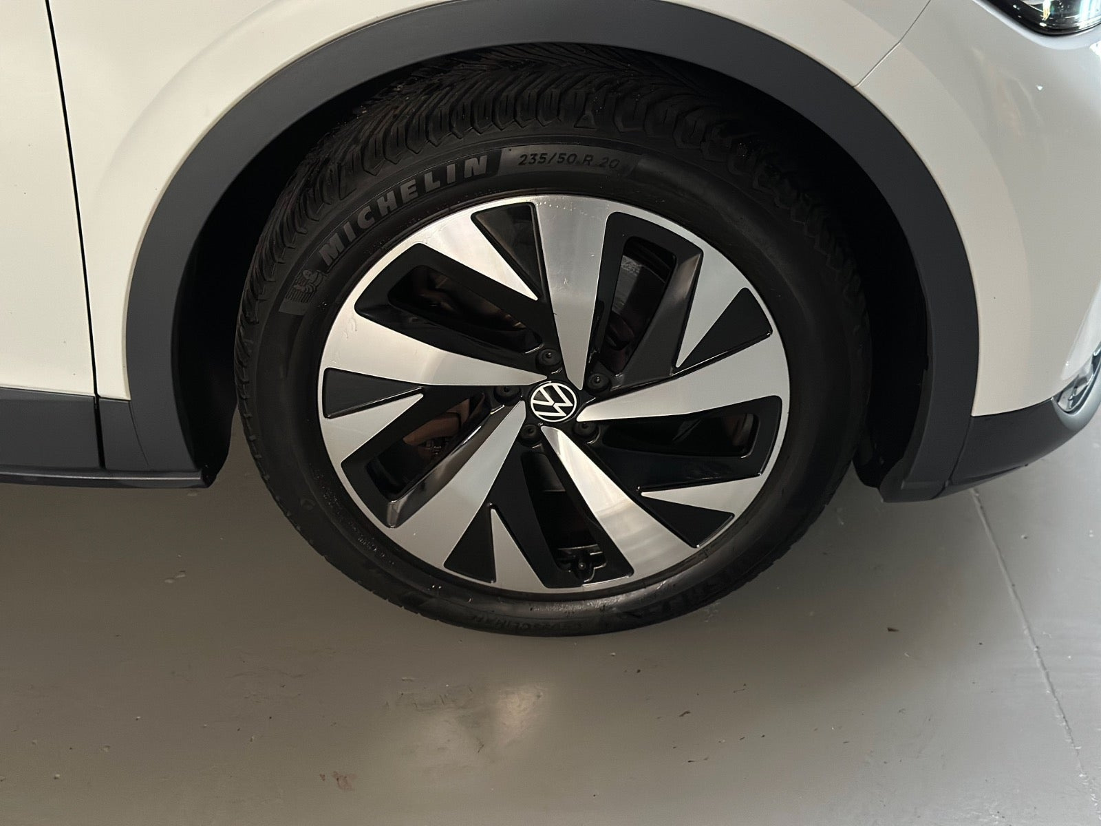 Hvid VW ID.4 fra 2021