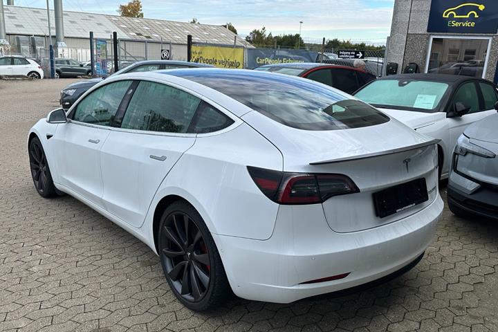 undefined Tesla Model 3 fra 2021