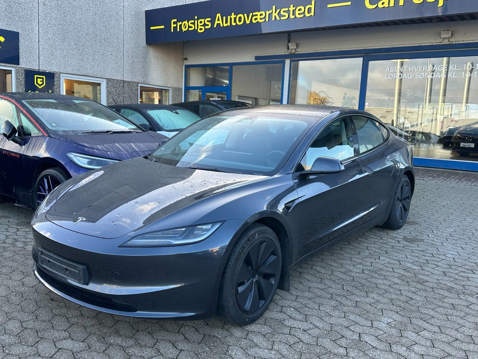 Tesla Model 3 RWD