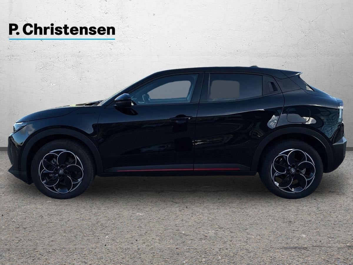 Sort Alfa Romeo Junior fra 2025