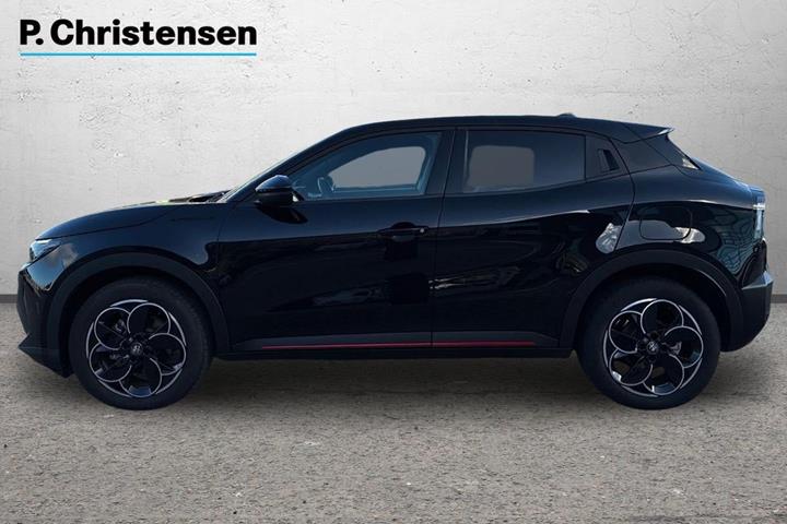 Sort Alfa Romeo Junior fra 2025