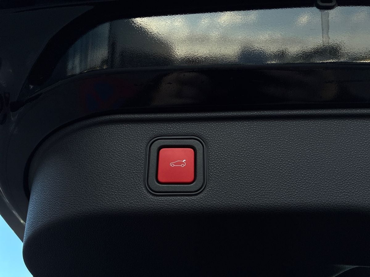 Sort Alfa Romeo Junior fra 2025