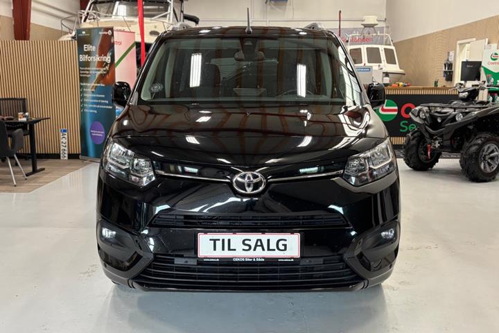 Sort Toyota ProAce City Verso fra 2022 set udefra