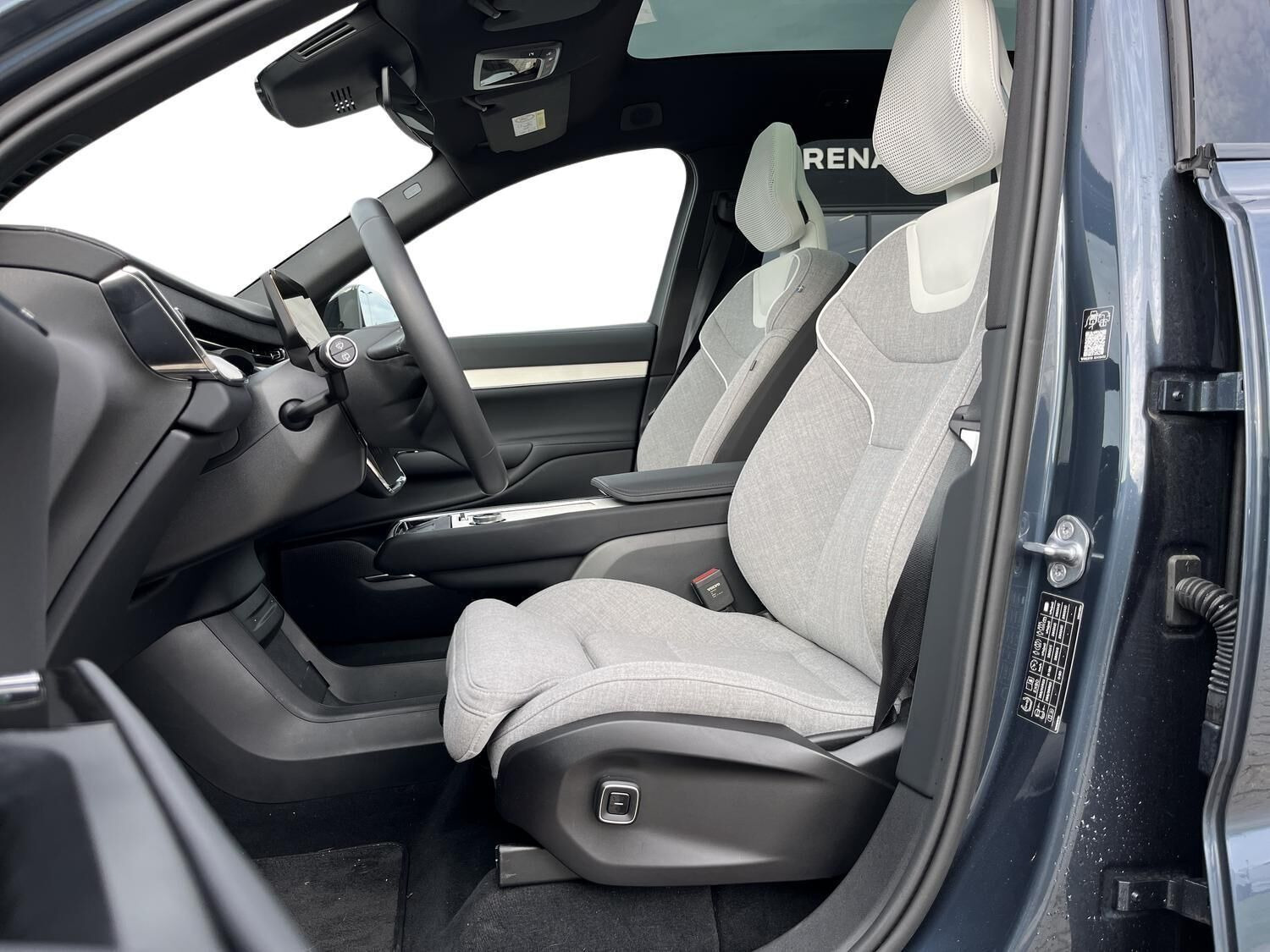 Blå Volvo EX90 fra 2025